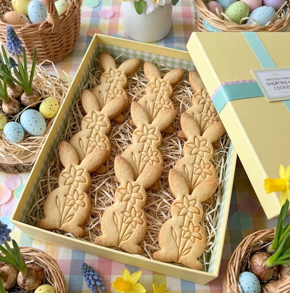 Bunny With Floral Easter Cookie Cutter Stamp, Easter Day Gifts, Bunny Cutter, Easter Baking, Rabbit Easter Cookie, Rabbit Clay Cutter