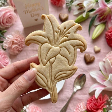 Lily Cookie Cutter Stamp Set, MAMA Cookie, Custom Mom, Fondant Cutter, Mother's Day Gifts, Grandma Cookie Cutter, Mom Floral Cutter