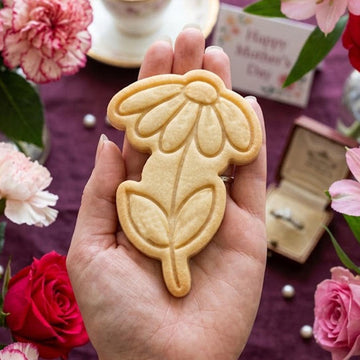 Daisy Cutter Stamp, MAMA Cookie, Custom Mom, Fondant Cutter, Mother's Day Gifts, Grandma Cookie Cutter, Mom Floral, Daisy Branch Cookie