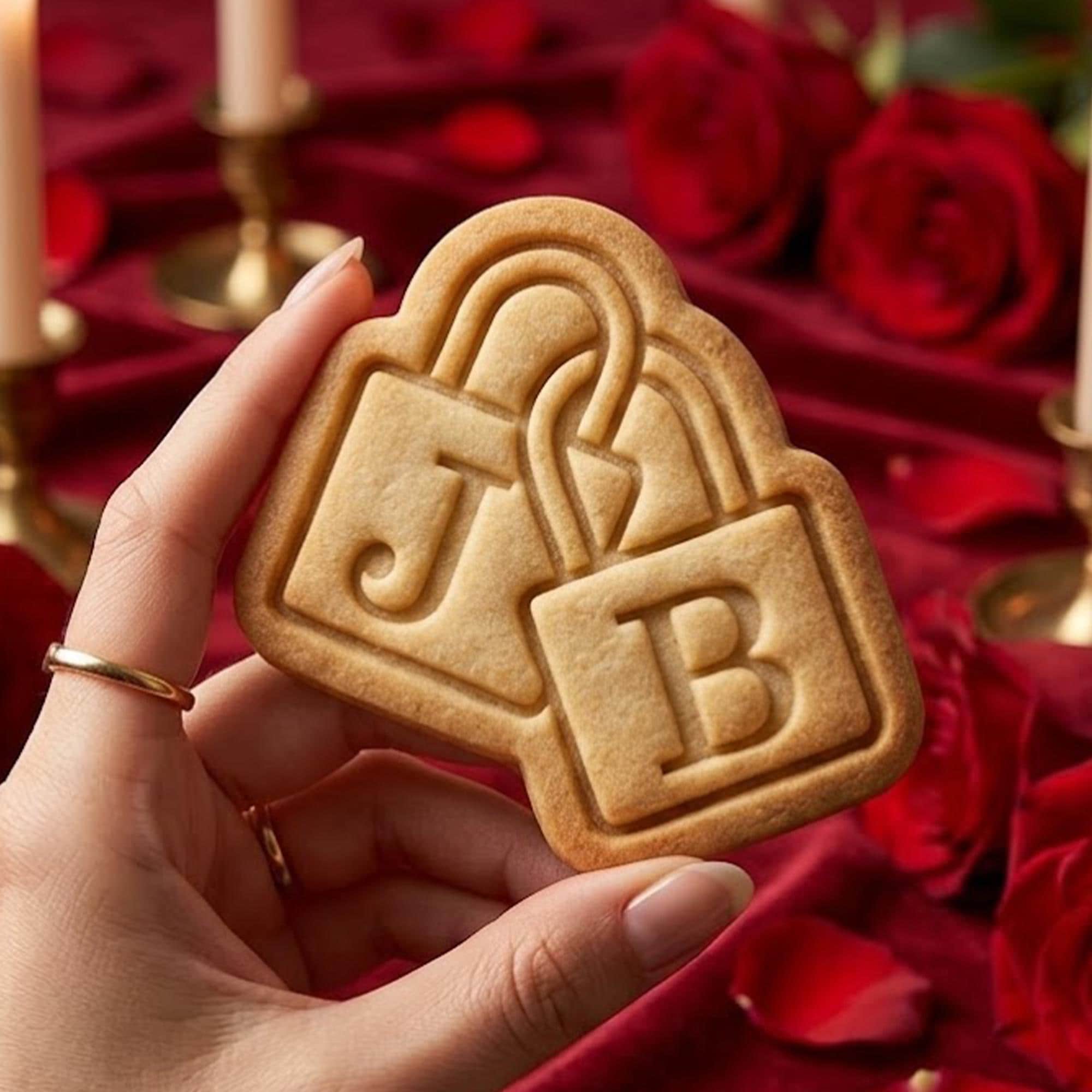 Custom Letter With 2 Locks Cookie Cutter Stamp, Fondant Cutter, Wedding Baking, Bridal Shower, Custom Names Date Wedding, Couple Gifts